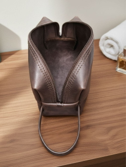 Фотография сумки ручной работы из натуральной кожи в открытом виде тёмно-коричневый несессер дорожная сумка