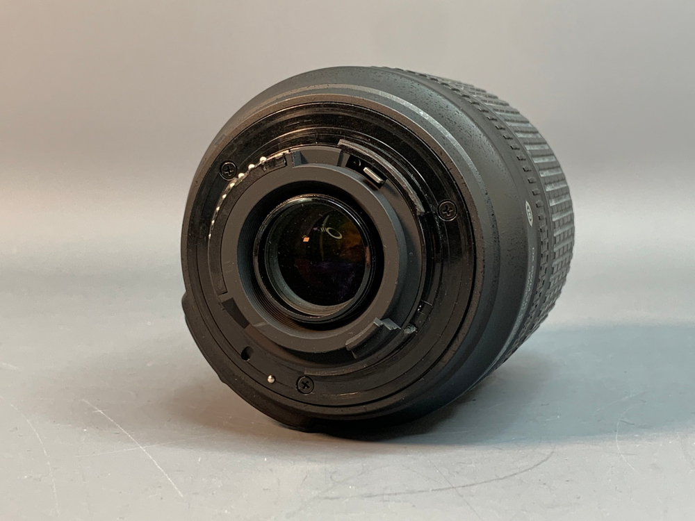Nikon 18-105mm 3.5-5.6G AF-S ED DX VR Nikkor с дефектом