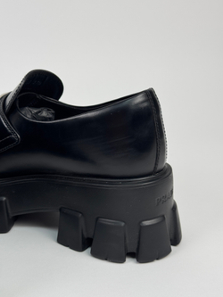 Лоферы Prada