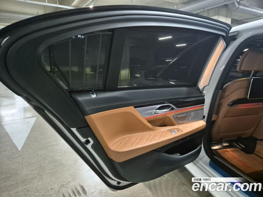 BMW 7 Series (G11) 740Li xDrive M Sports (08.2022)