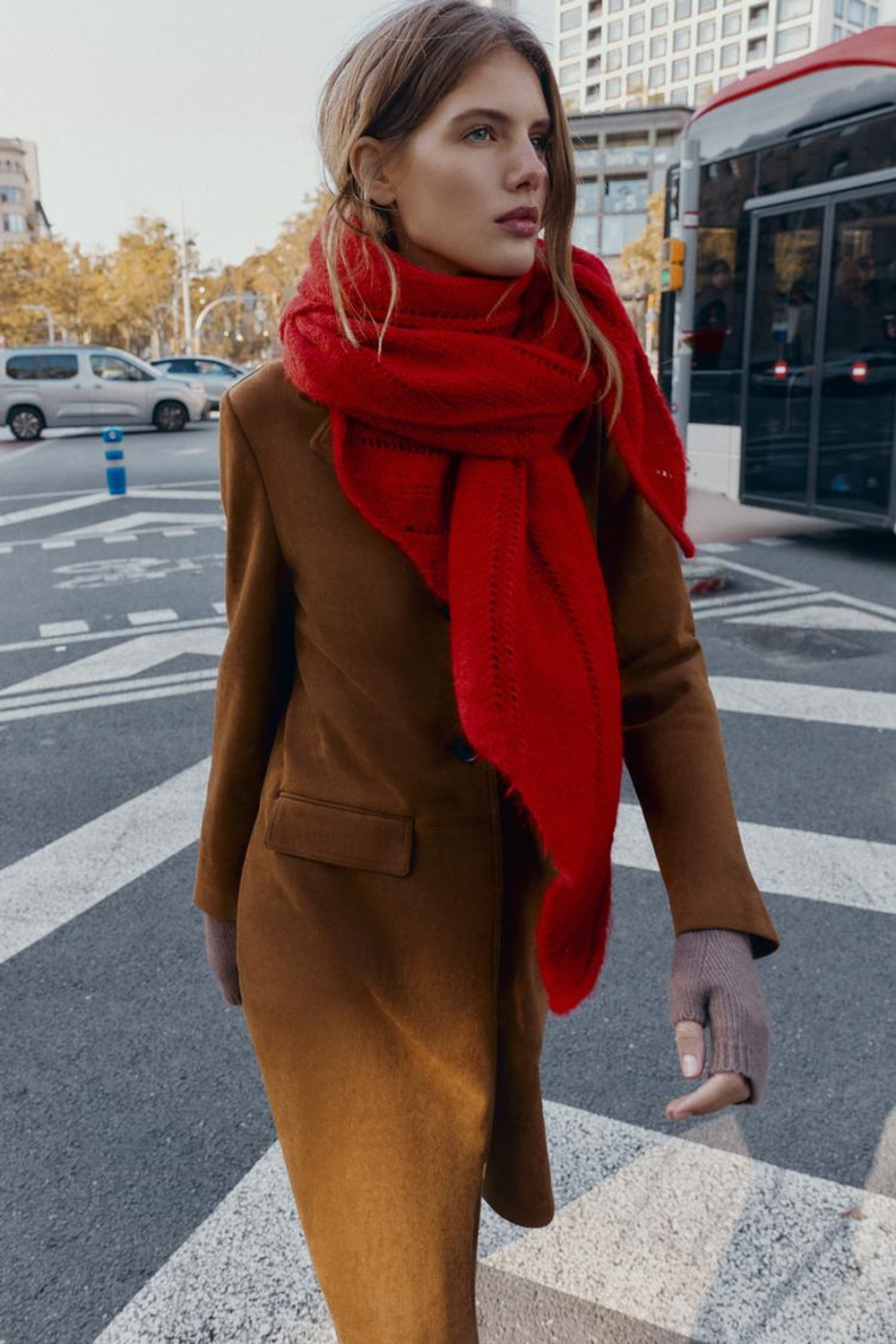 ZARA ТРЕУГОЛЬНАЯ ШАЛЬ С АЖУРНЫМ УЗОРОМ, КРАСНЫЙ