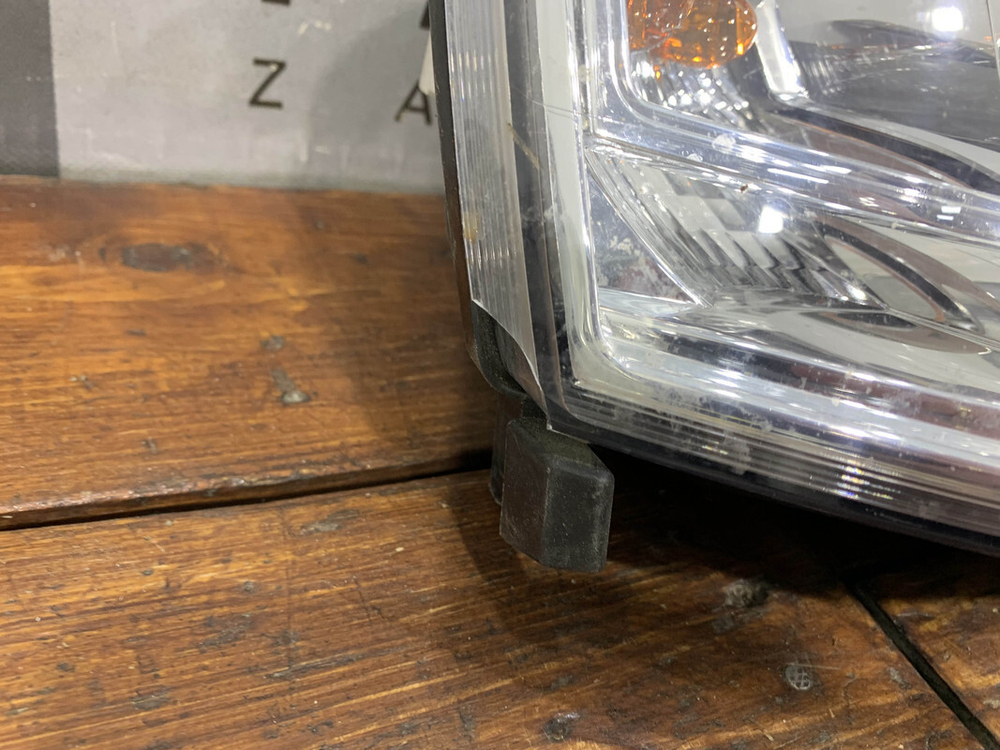 Фара правая Lada Largus 12-21 Б/У Оригинал 8200744754