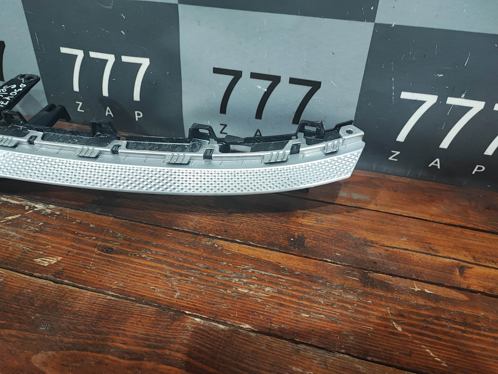 Накладка решетки радиатора Kia Seltos 19-нв Б/У Оригинал 86377Q5000