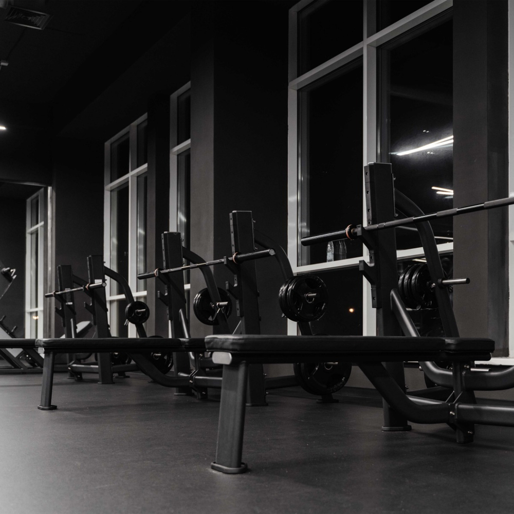 E7043 Скамья-стойка для жима штанги лежа