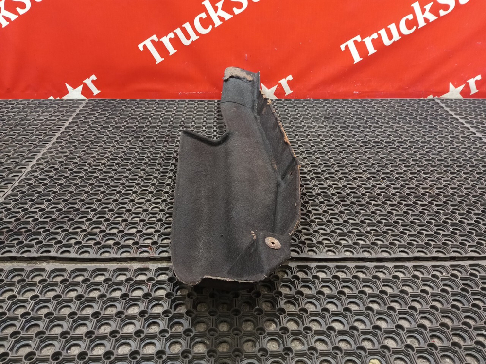 Шумоизоляция двигателя левая