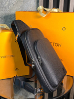 Сумка-мессенджер Louis Vuitton