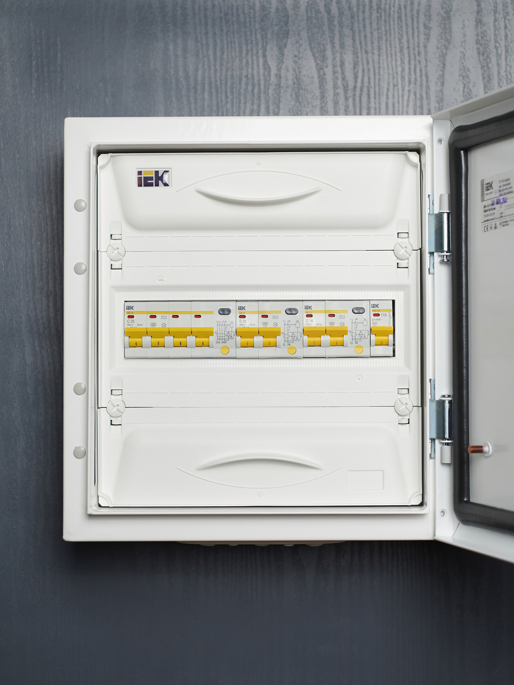 KARAT Дифференциальный автомат АД12 2P 16А 100мА тип AC IEK