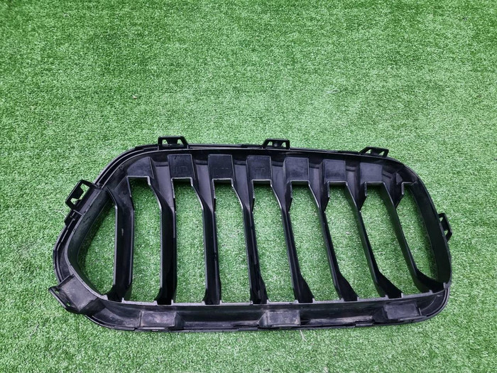 Решетка радиатора левая BMW X2 F39 (2017-2023)