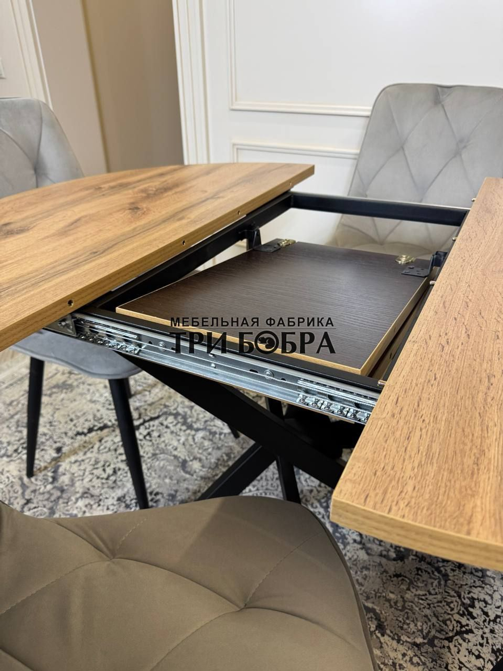 Круглый раздвижной стол "Лофт", дуб вотан и стулья "Ральф" серый