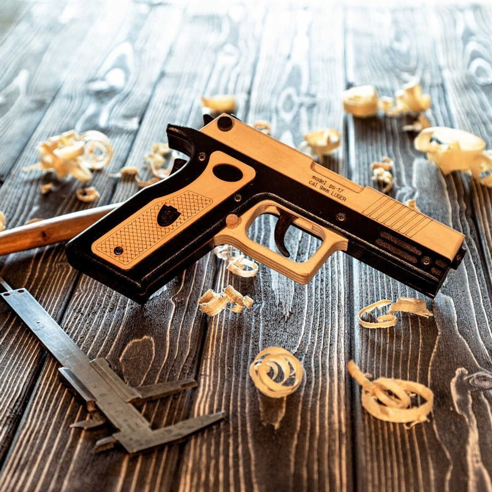 Пистолет GUARD PS-17 (STRIKER SR-17) от TARG - деревянный конструктор, сборная модель, 3d пазл