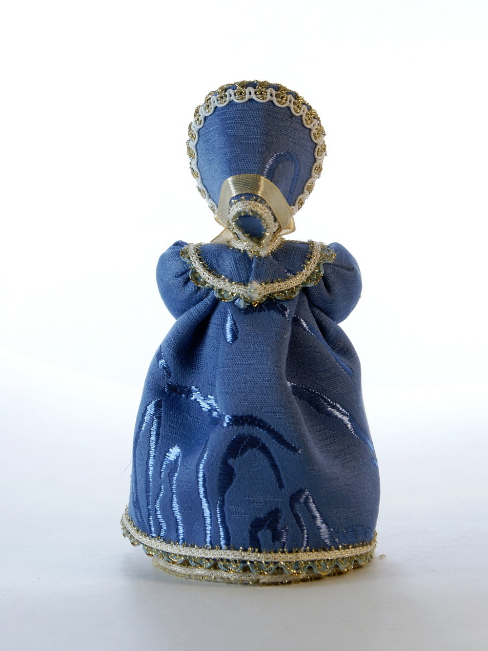 Кукла фарфоровая Барышня в капоре и шубке 19 века