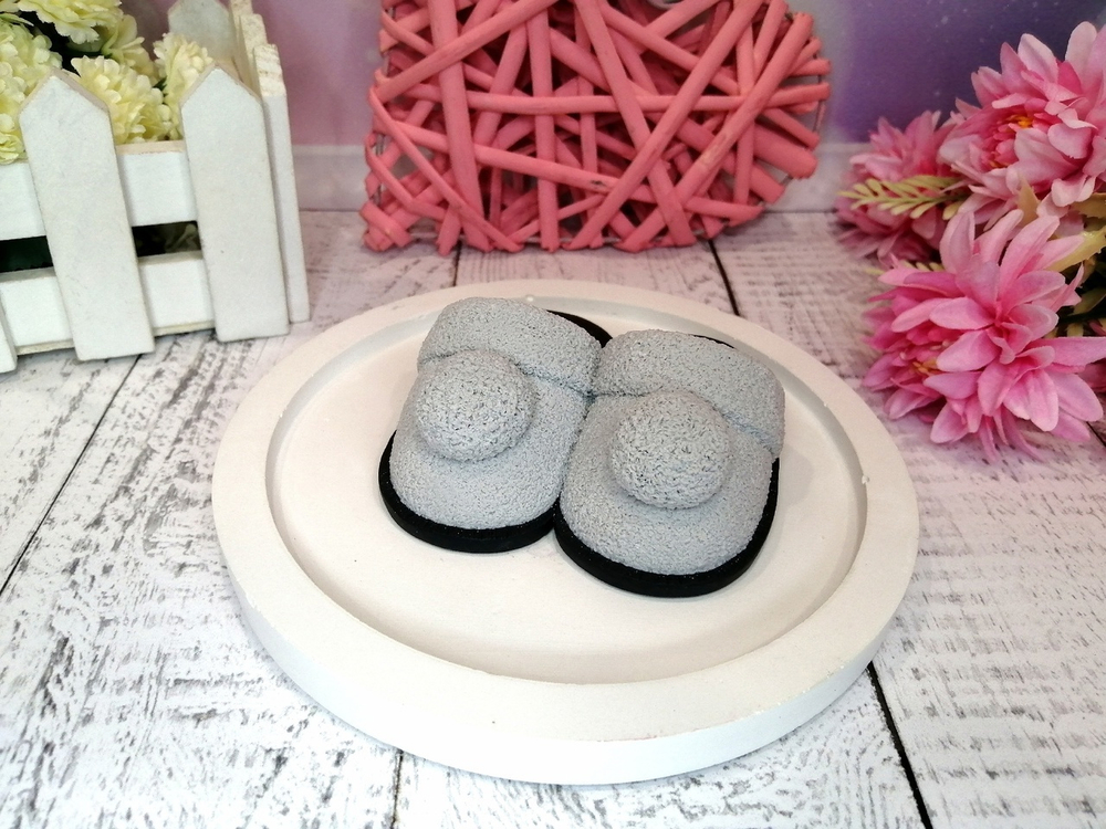 Силиконовая форма Тапочки с помпончиком