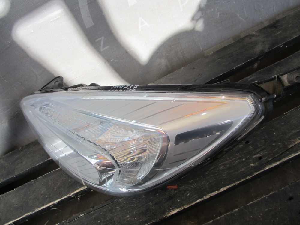Фара левая Opel Meriva B (S10) 10-14 Б/У  13286612