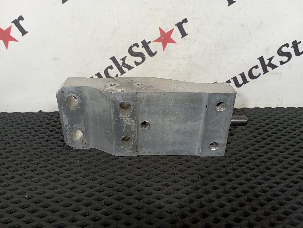 Кронштейн торсиона кабины 2020г