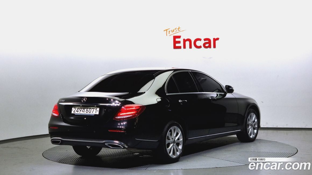 Mercedes-Benz E-Class W213 E300 4MATIC Exclusive (06.2020)