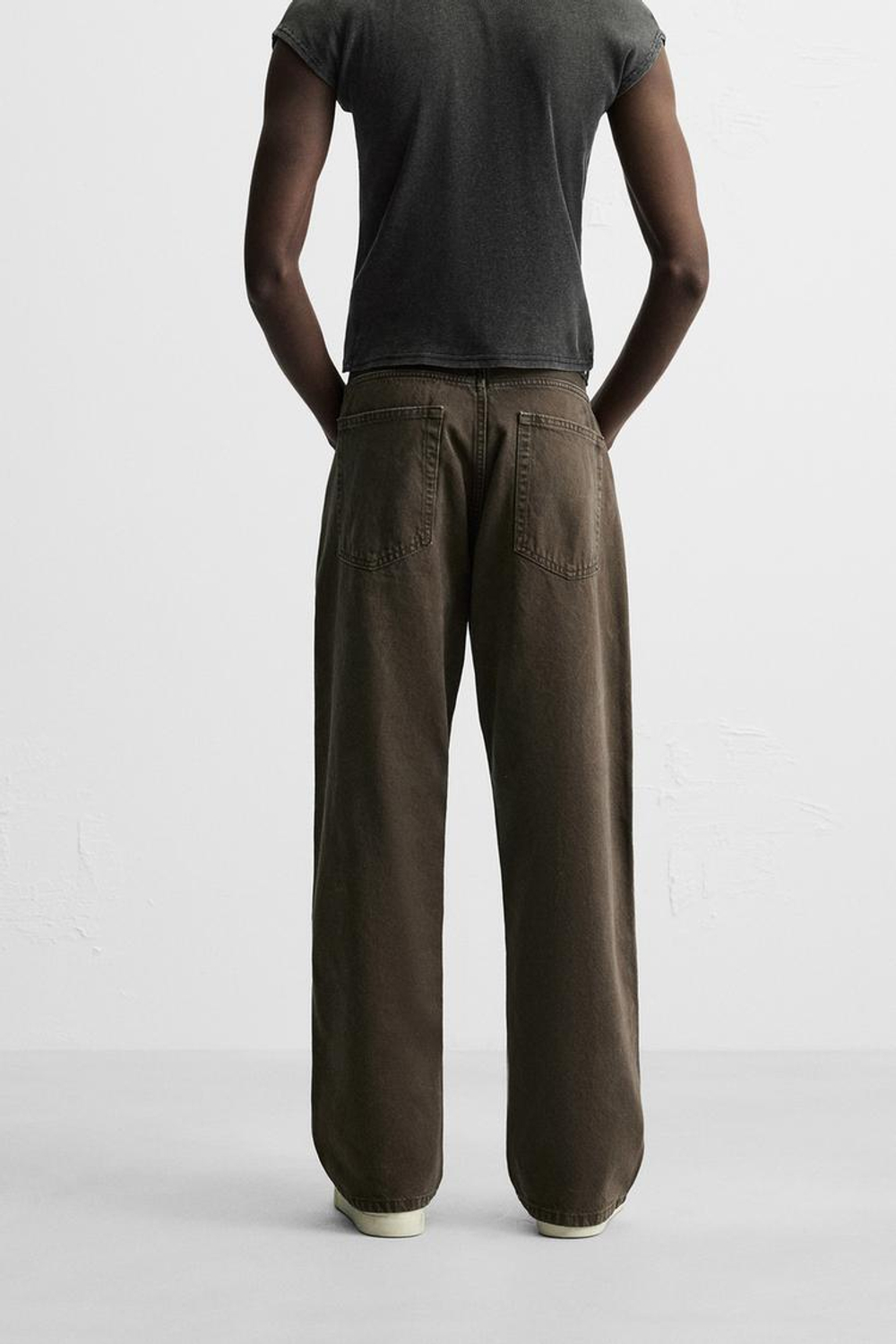 ZARA ДЖИНСЫ BAGGY-FIT ИЗ ТКАНИ С ЭФФЕКТОМ ПОТЕРТОСТИ, ТЕМНО-КОРИЧНЕВЫЙ