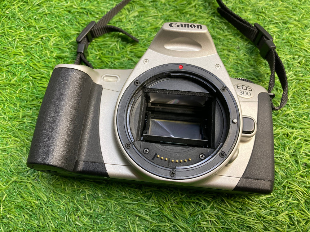 Canon EOS 300 kit EF 28-90mm 4-5.6 II