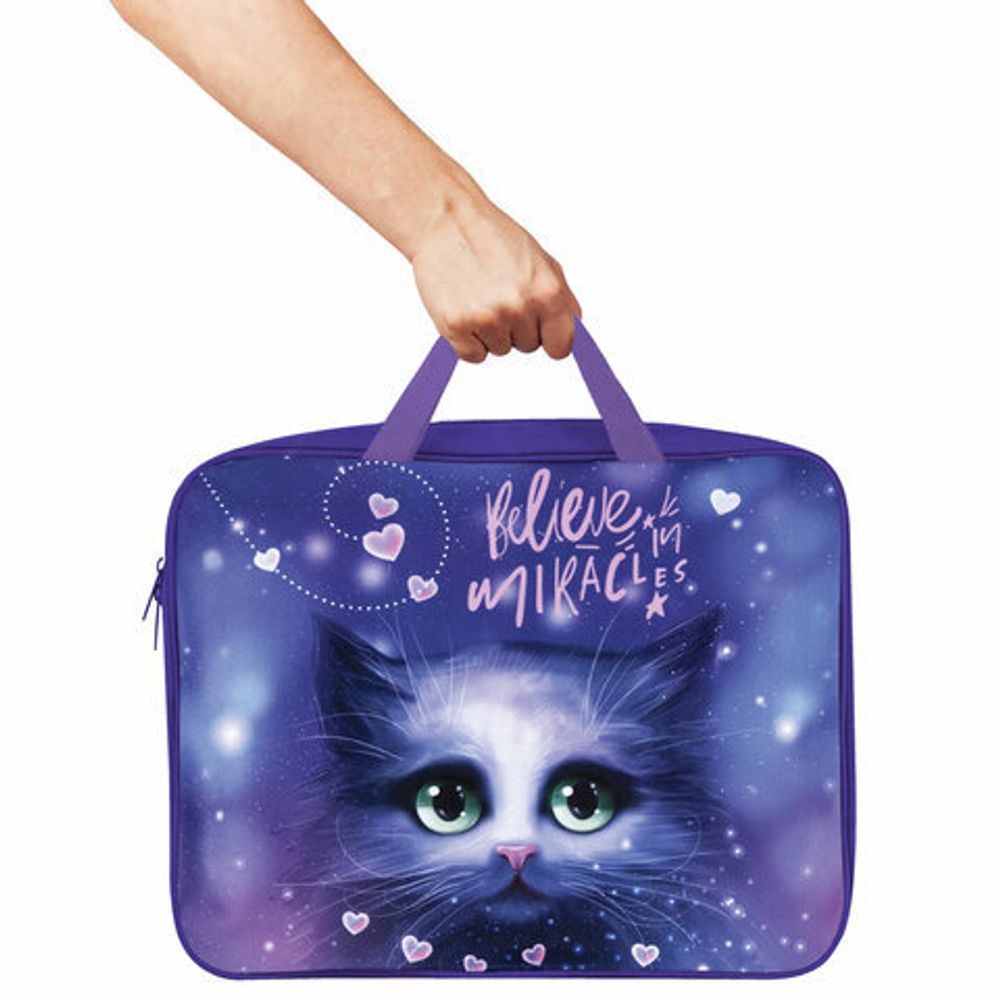 Папка на молнии с ручками BRAUBERG А4, 1 отделение, полиэстер, ширина 80 мм, "Believe in miracles", 270960