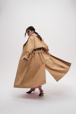 Бежевый тренч с двумя кокетками