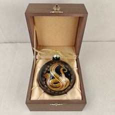 Коллекционный елочный шар с росписью Палех "Золотая Змея" в футляре