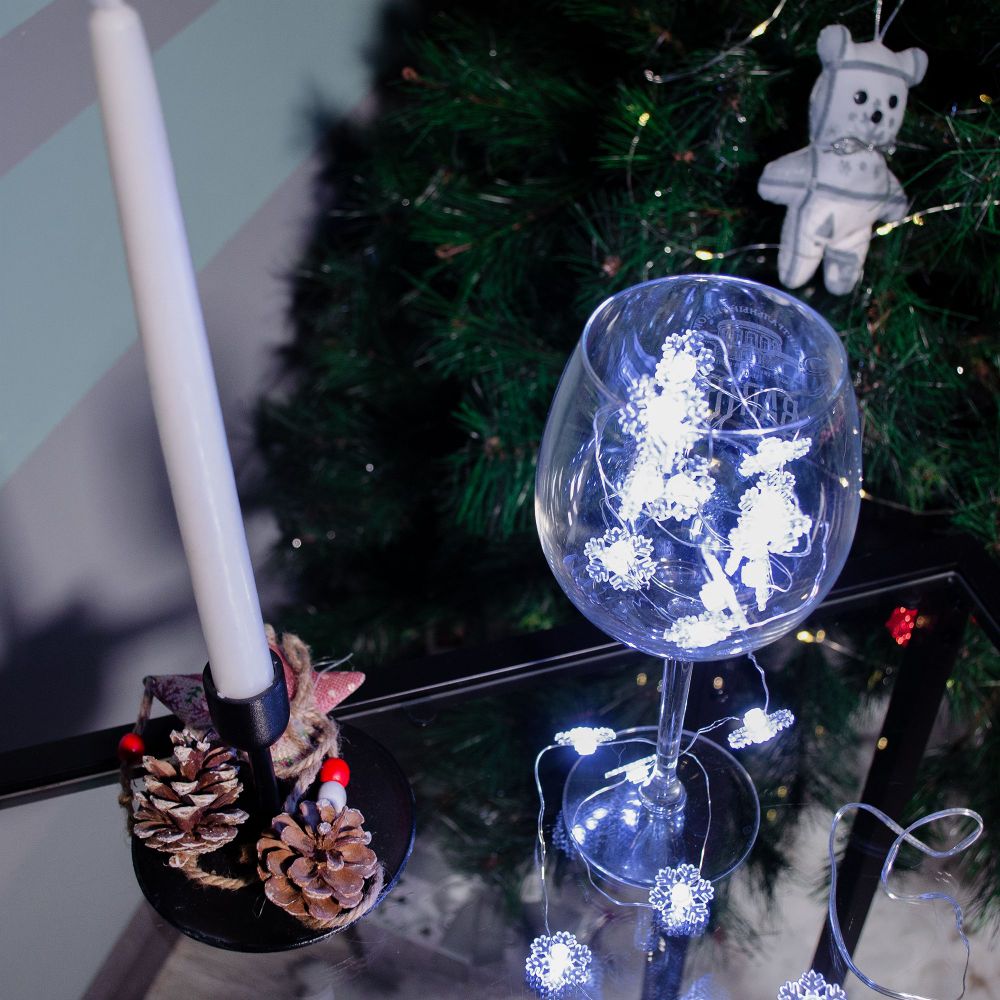 ULD-S1900-020-STB-2AA WHITE IP20 SNOWFLAKES MINI Гирлянда светодиодная на батарейках 2AA не в-к. Снежинки мини. 1.9м. 20 светодиодов. Белый свет. Провод прозрачный. TM Uniel