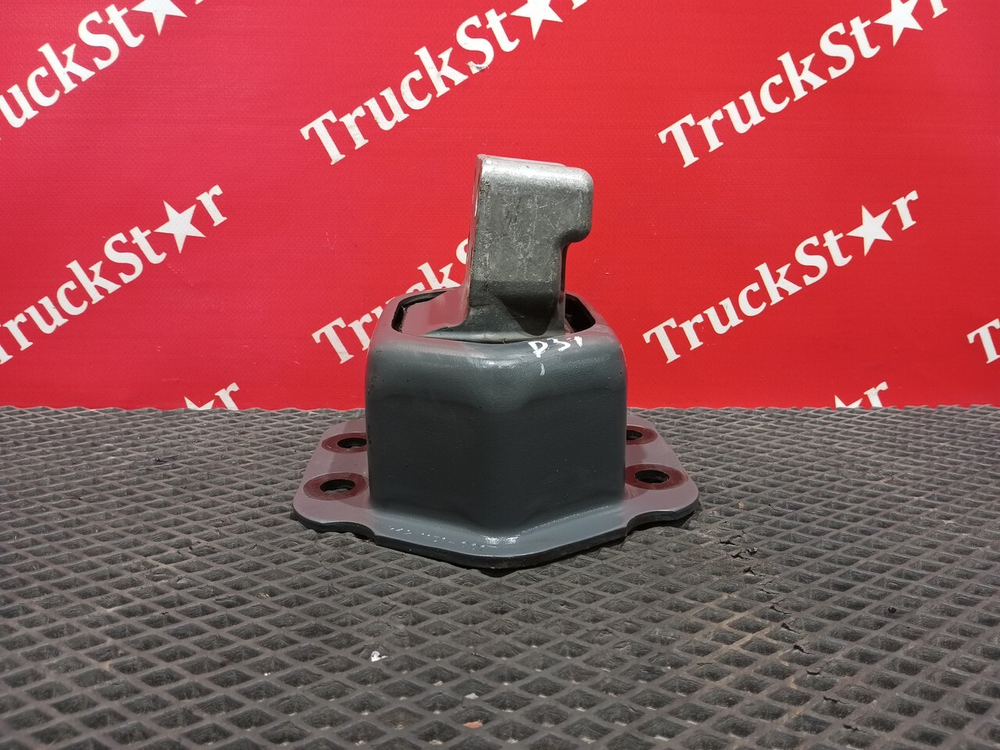 Подушка двигателя задняя 2020г.