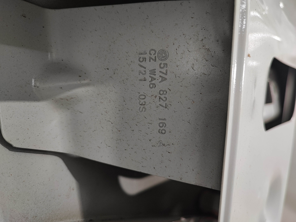 Крышка багажника Skoda Karoq 17-нв Б/У Оригинал 57A827023A