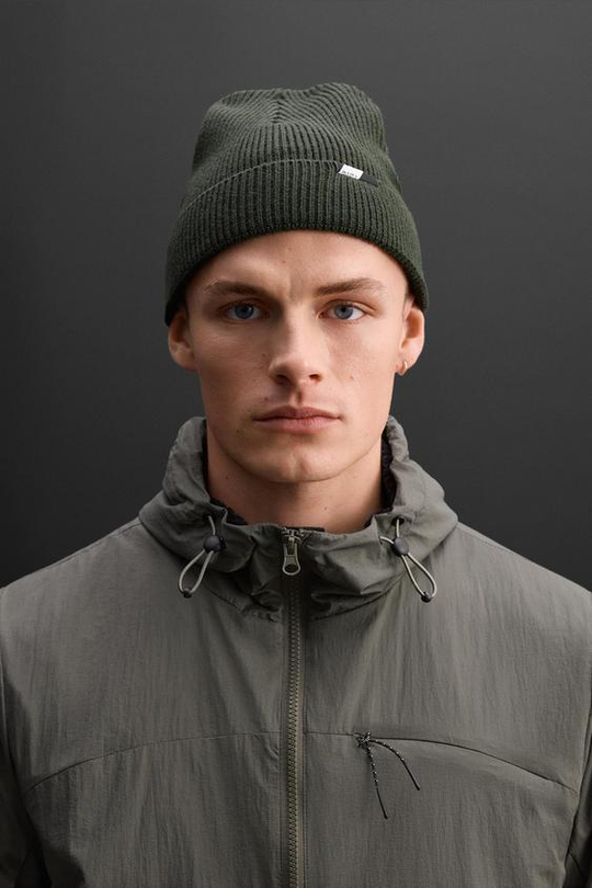 ZARA ТРИКОТАЖНАЯ ШАПКА С ФАКТУРНЫМ УЗОРОМ, ТЕМНЫЙ ХАКИ