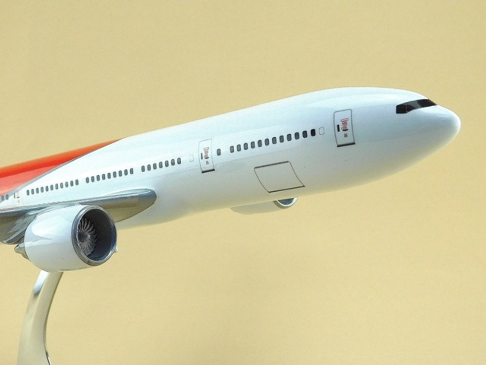 Модель самолета Boeing 777-200 (М1:144, Nordwind)