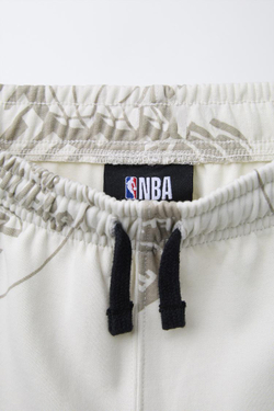 ZARA ШОРТЫ-БЕРМУДЫ INTERLOCK С ПРИНТОМ NBA ©, БЕЖЕВЫЙ