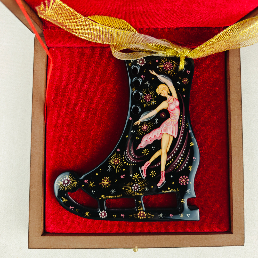 Сувенир "Фигурный конек" с росписью Палех в подарочном футляре