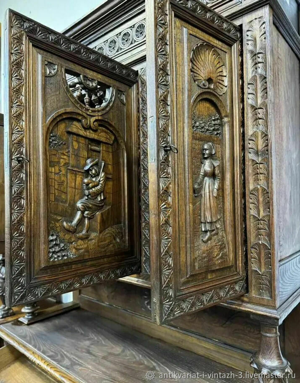 Старинный буфет в бретонском стиле