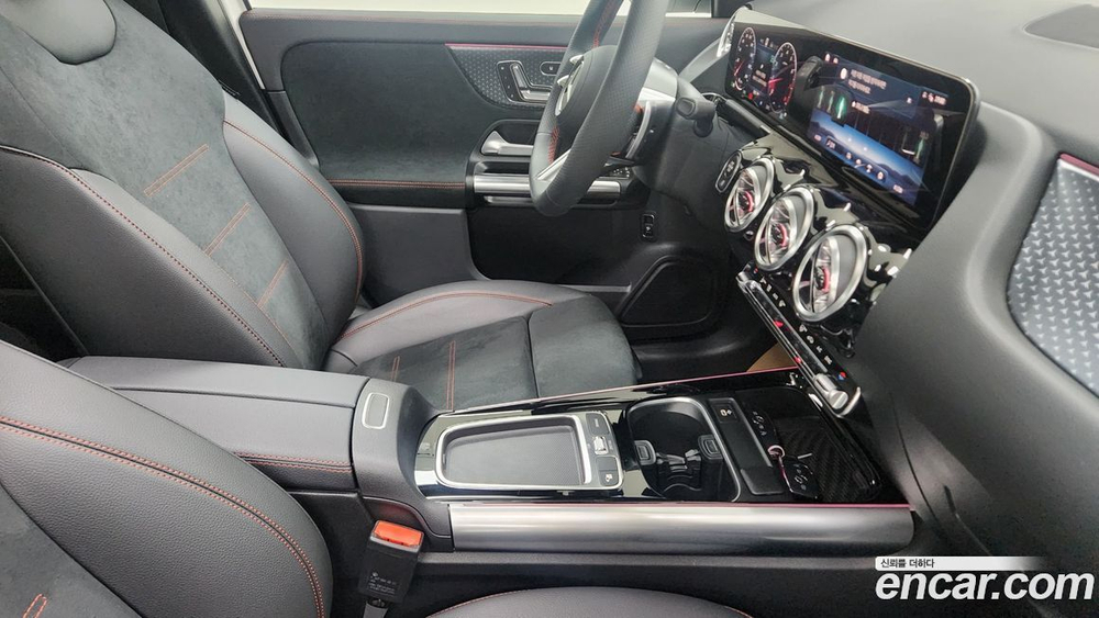 Mercedes-Benz GLA-Class H247 GLA250 4MATIC (02.2024)