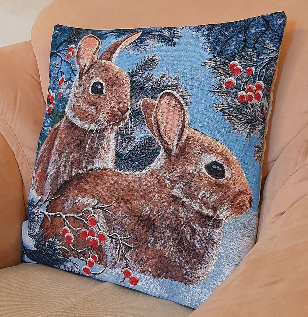 Декоративный гобеленовый чехол для интерьерной подушки Завтрак для Зайчат 47*47