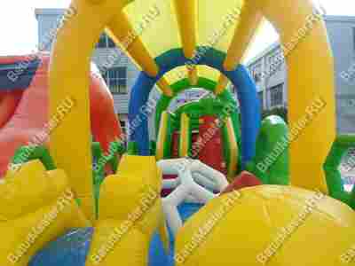 Надувной батут "Весёлая плантация" 12*5*6 м