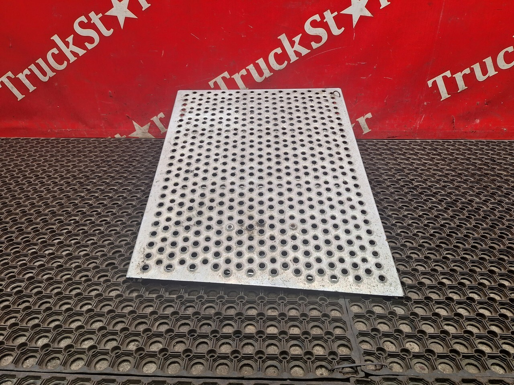 Крышка ящика АКБ