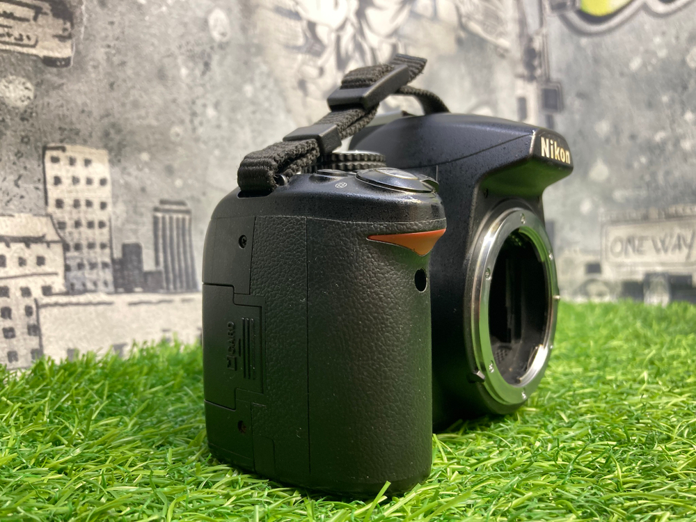 Nikon D3000 Kit 18-55mm Покупка/Продажа