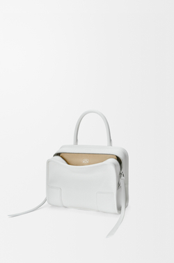 Loewe Маленькая сумка Amazona 180 из мягкой телячьей кожи, белый