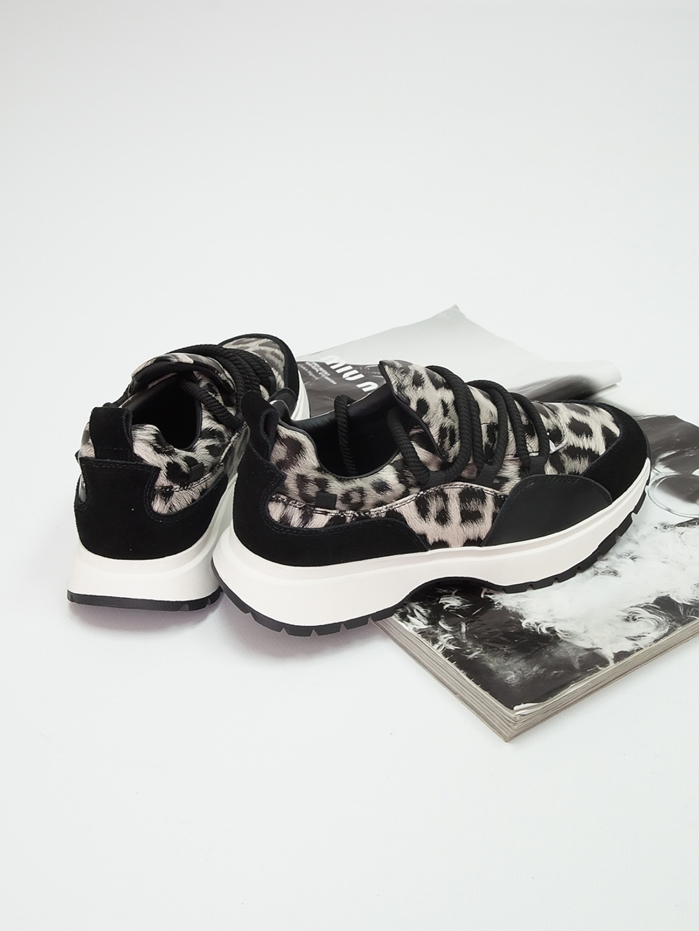 Кроссовки женские демисезонные