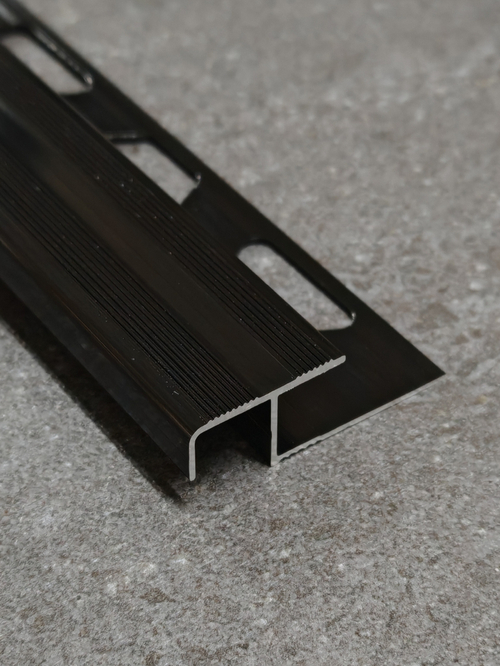 АПZR 10мм "DO-1" 2,7м Черный глянец ZR-об. 20мм на порог анод. алюм.