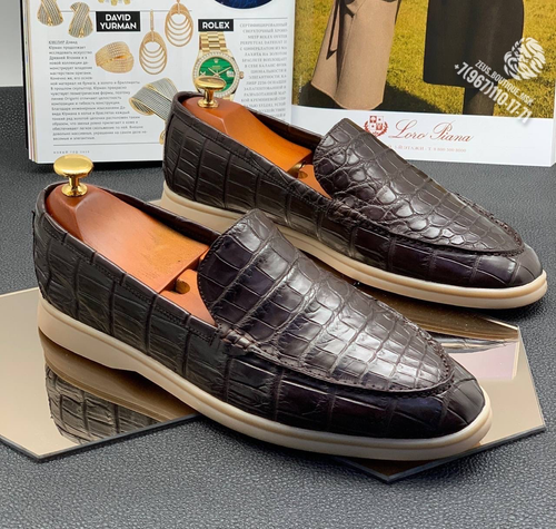 Лоферы Loro Piana из кожи крокодила