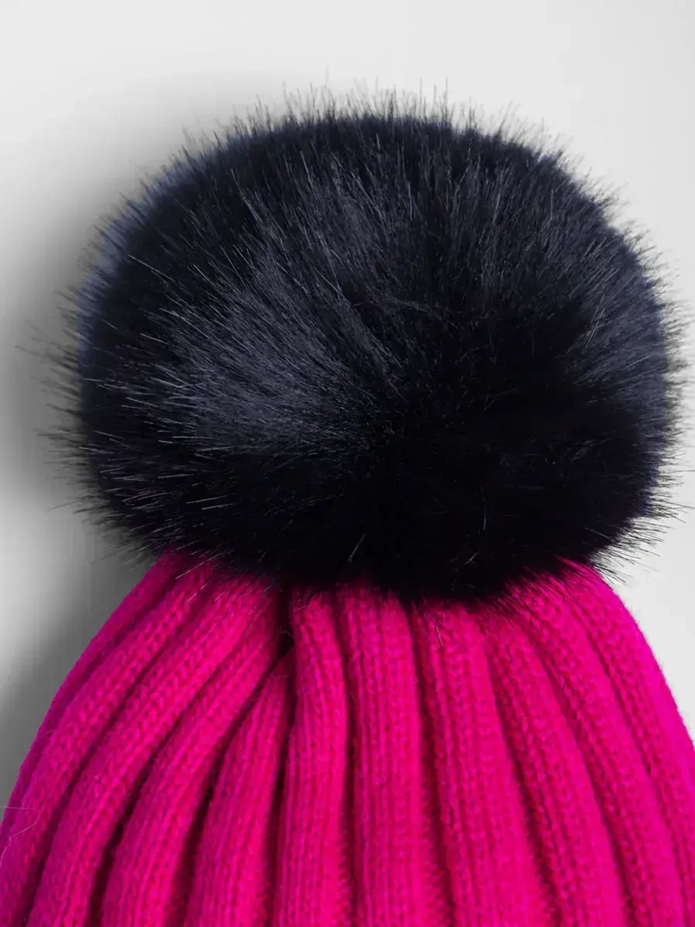 Шапка для девочки зимняя вязаная с помпоном