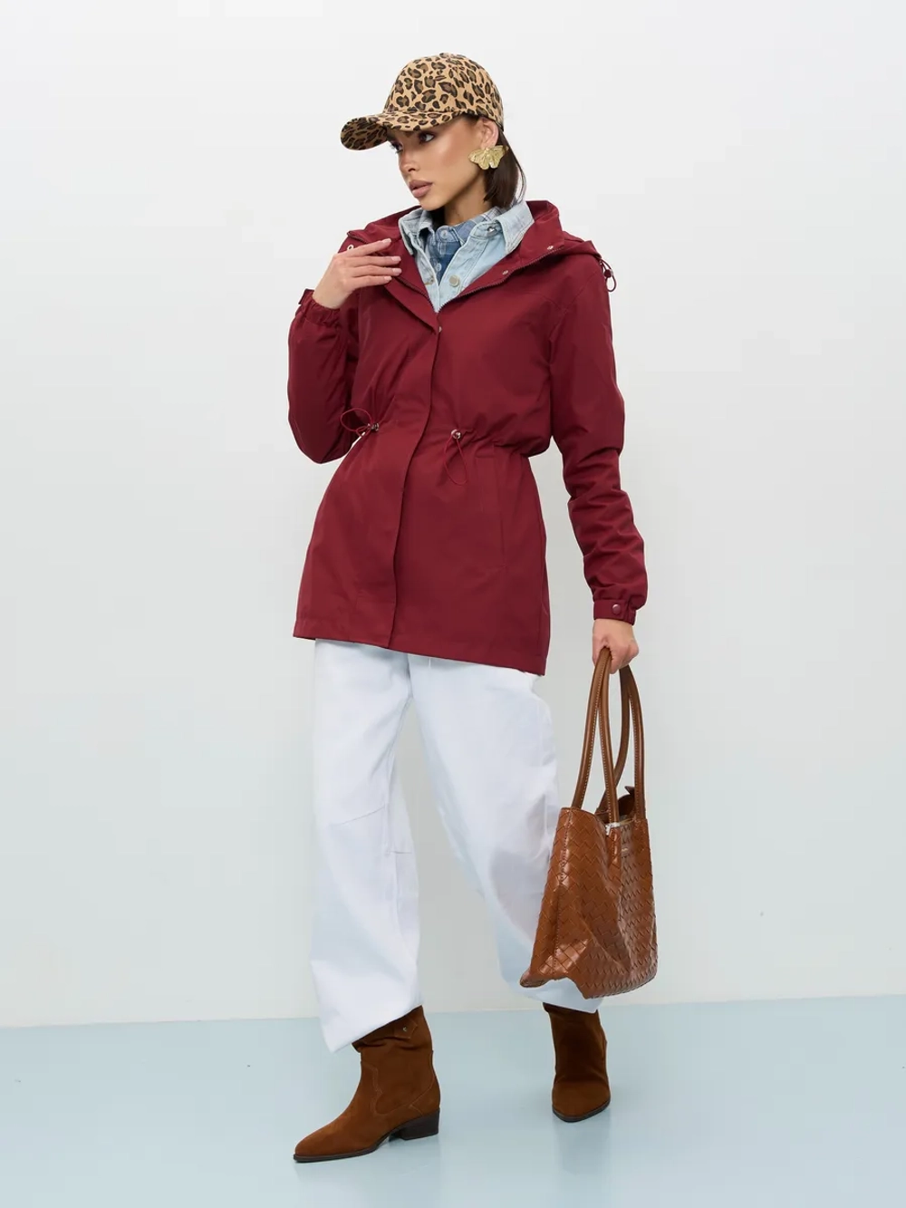 Ветровка с капюшоном удлиненная