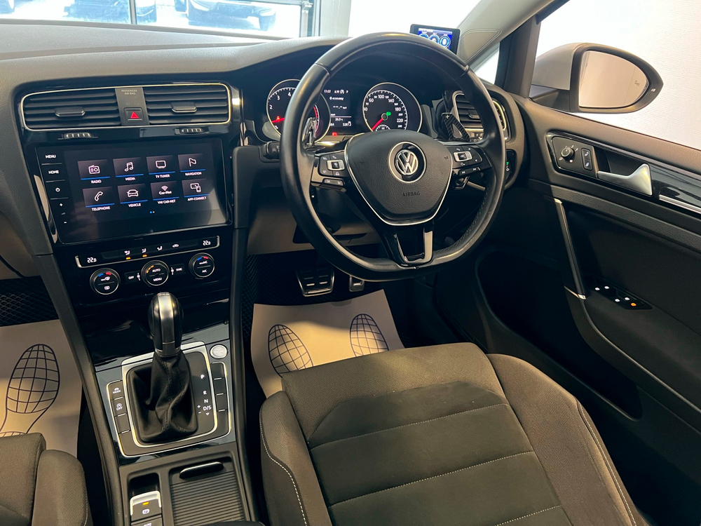 Volkswagen Golf, 2017 год