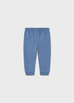 спортивный костюм с футболкой