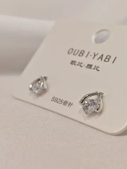 Серьги Oubi Yabi «Shining Spark» Silver