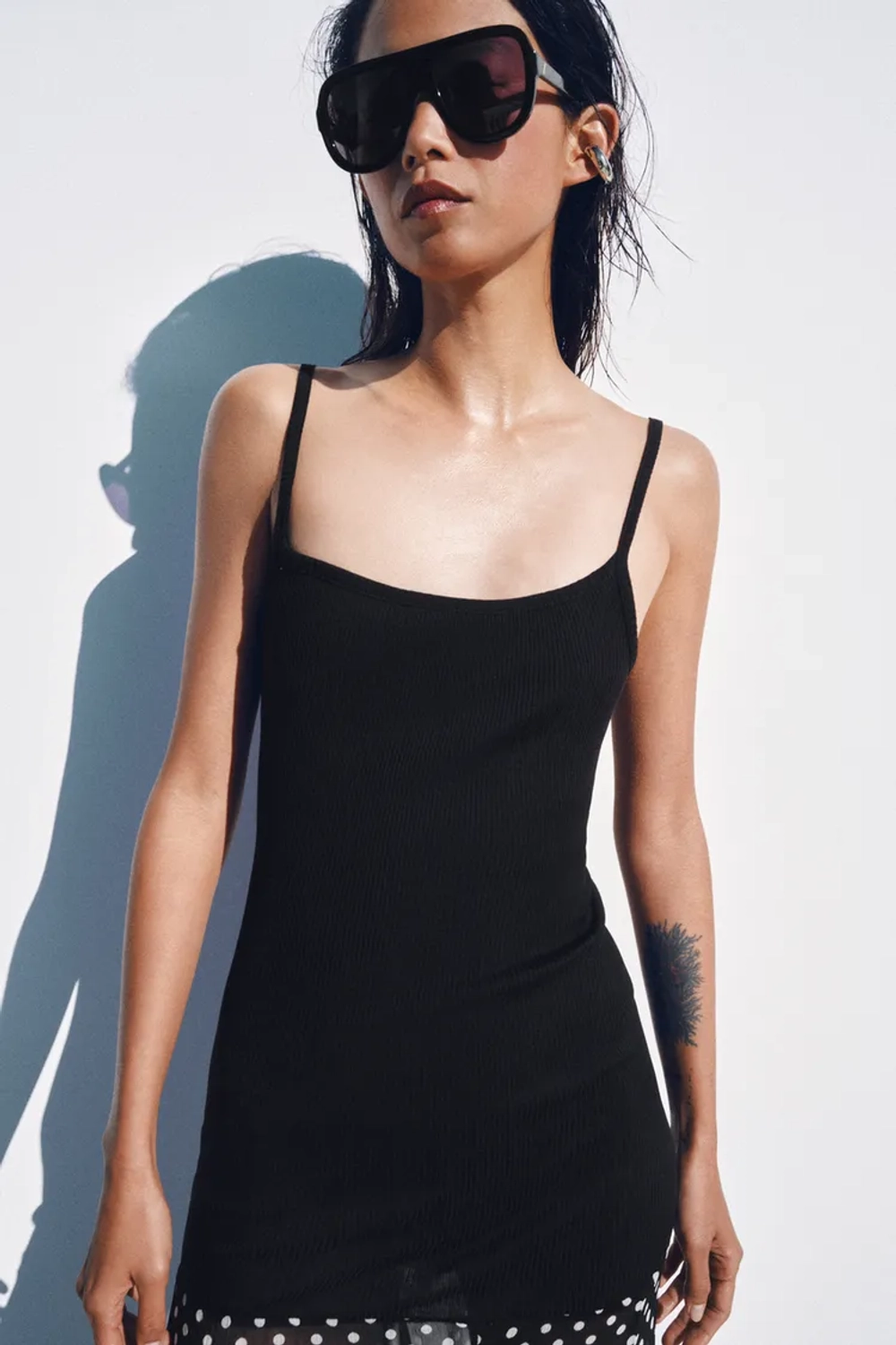 ZARA ПЛАТЬЕ МИДИ НА ТОНКИХ БРЕТЕЛЯХ, ЧЕРНЫЙ
