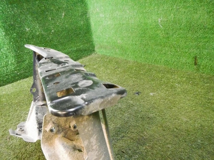 Усилитель задний Toyota Hilux 8 (2015-н.в.)