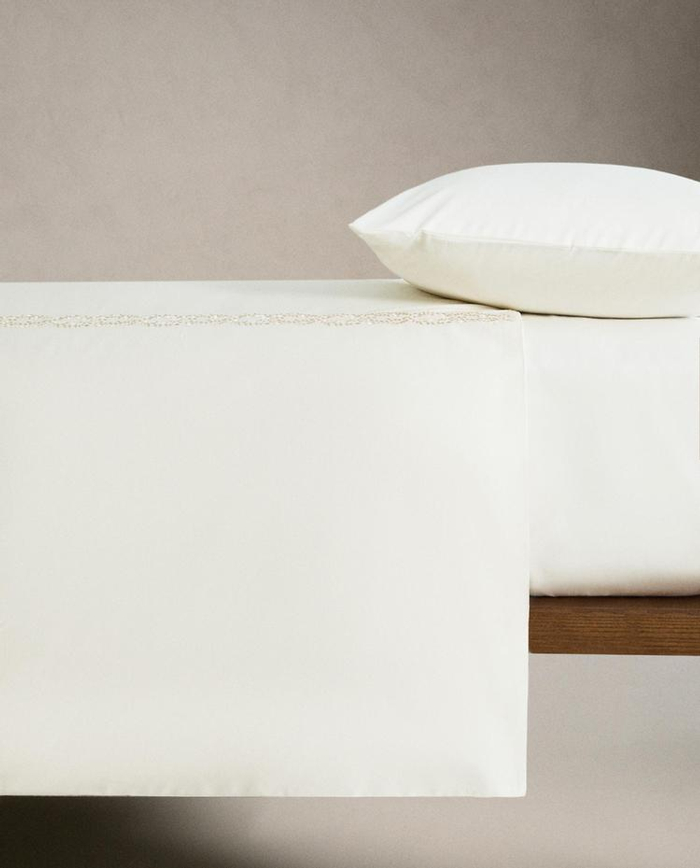 ZARA HOME ПОДОДЕЯЛЬНИК С ВЫШИВКОЙ, ЗОЛОТОЙ