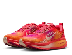 Кроссовки для бега женские Nike Vomero 18 SE W Розово-Оранжевые